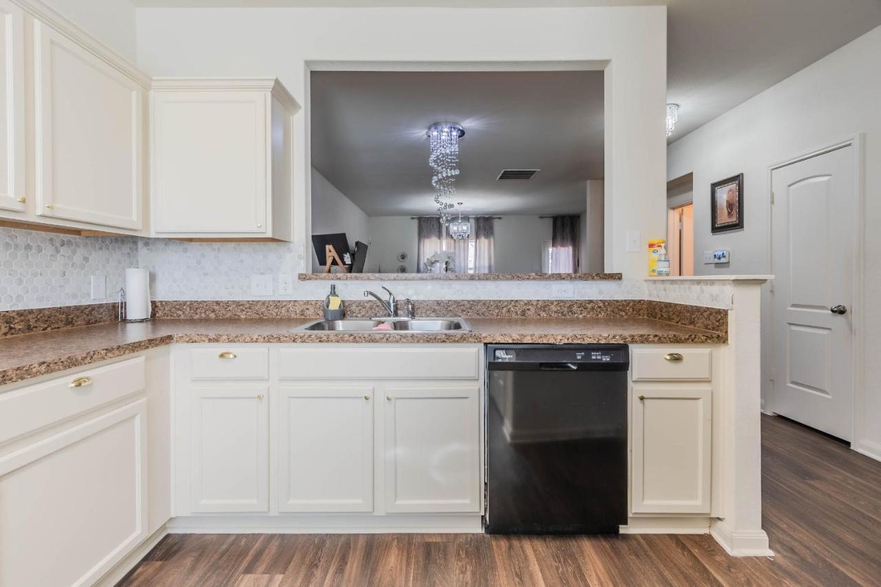 Luxury 5Br Dallas Retreat With Business Amenities - Perfect For Business Travelers, Families & Groups Екстериор снимка