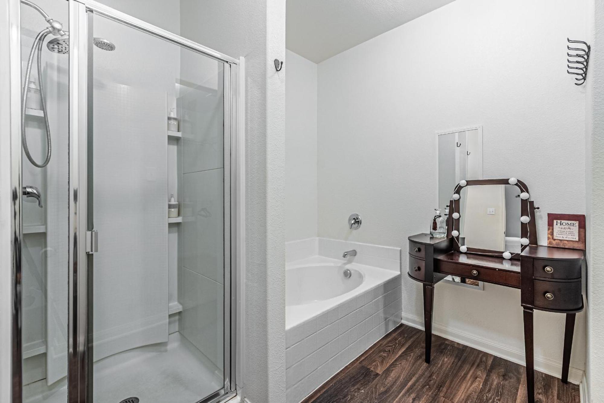Luxury 5Br Dallas Retreat With Business Amenities - Perfect For Business Travelers, Families & Groups Екстериор снимка